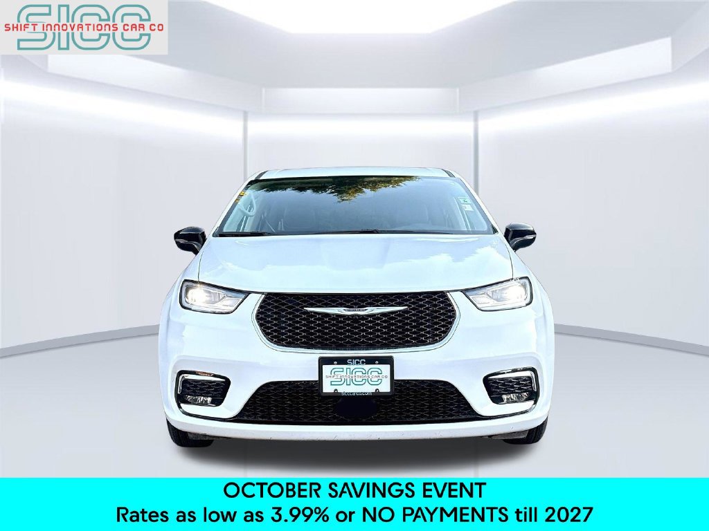 Used 2024 Chrysler Pacifica Limited FWD image 2