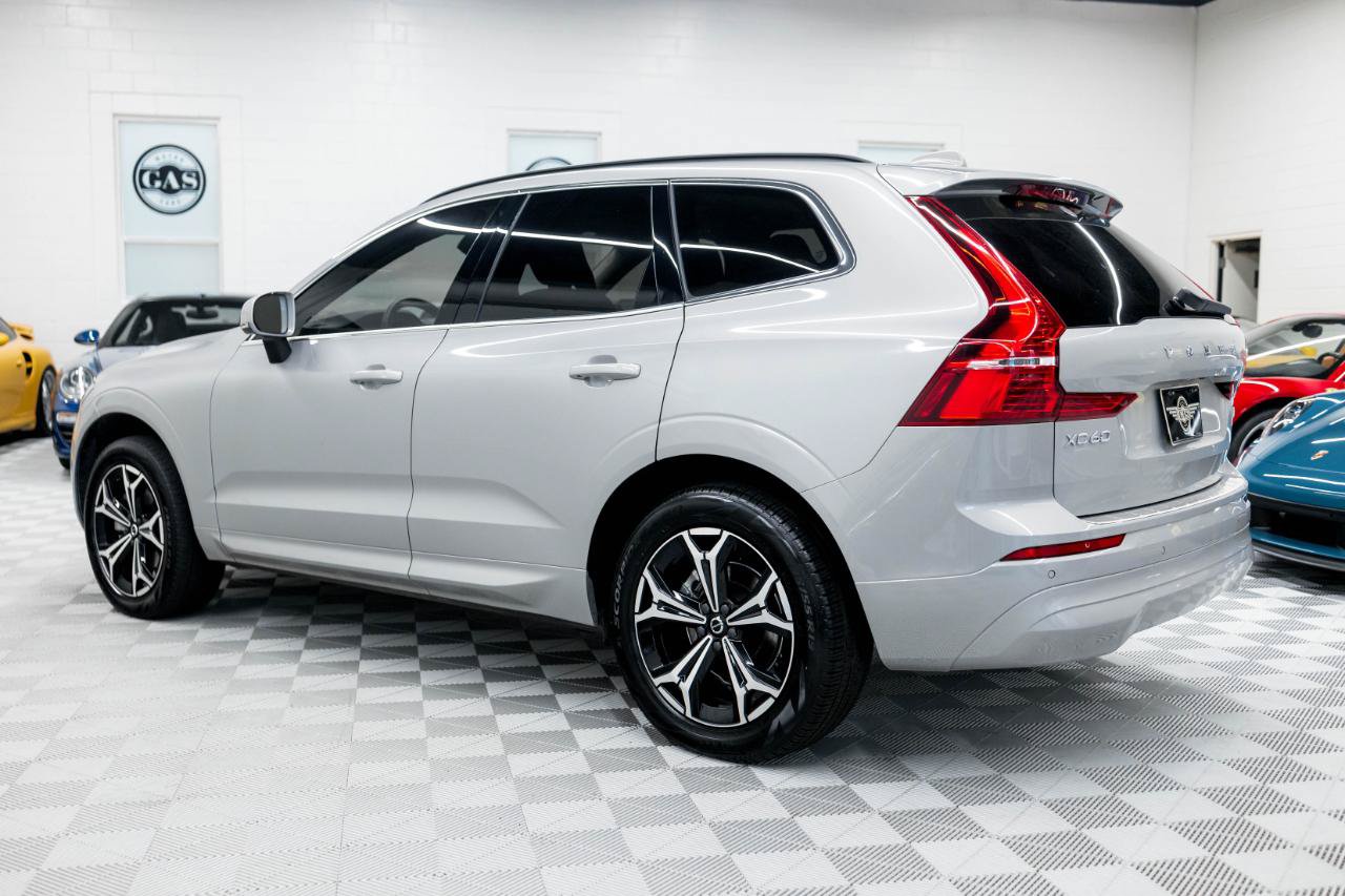 Used 2022 Volvo XC60 B5 Momentum w/ Climate Package FWD image 9