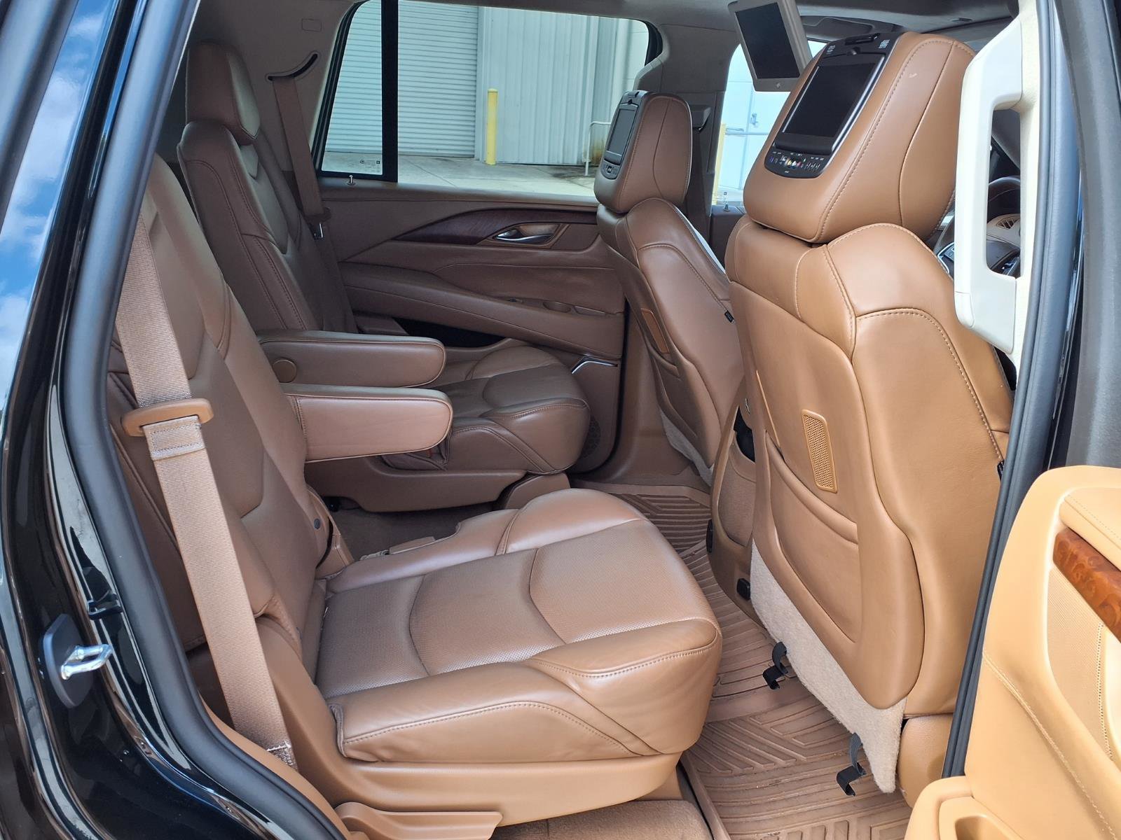 Used 2016 Cadillac Escalade Platinum image 10