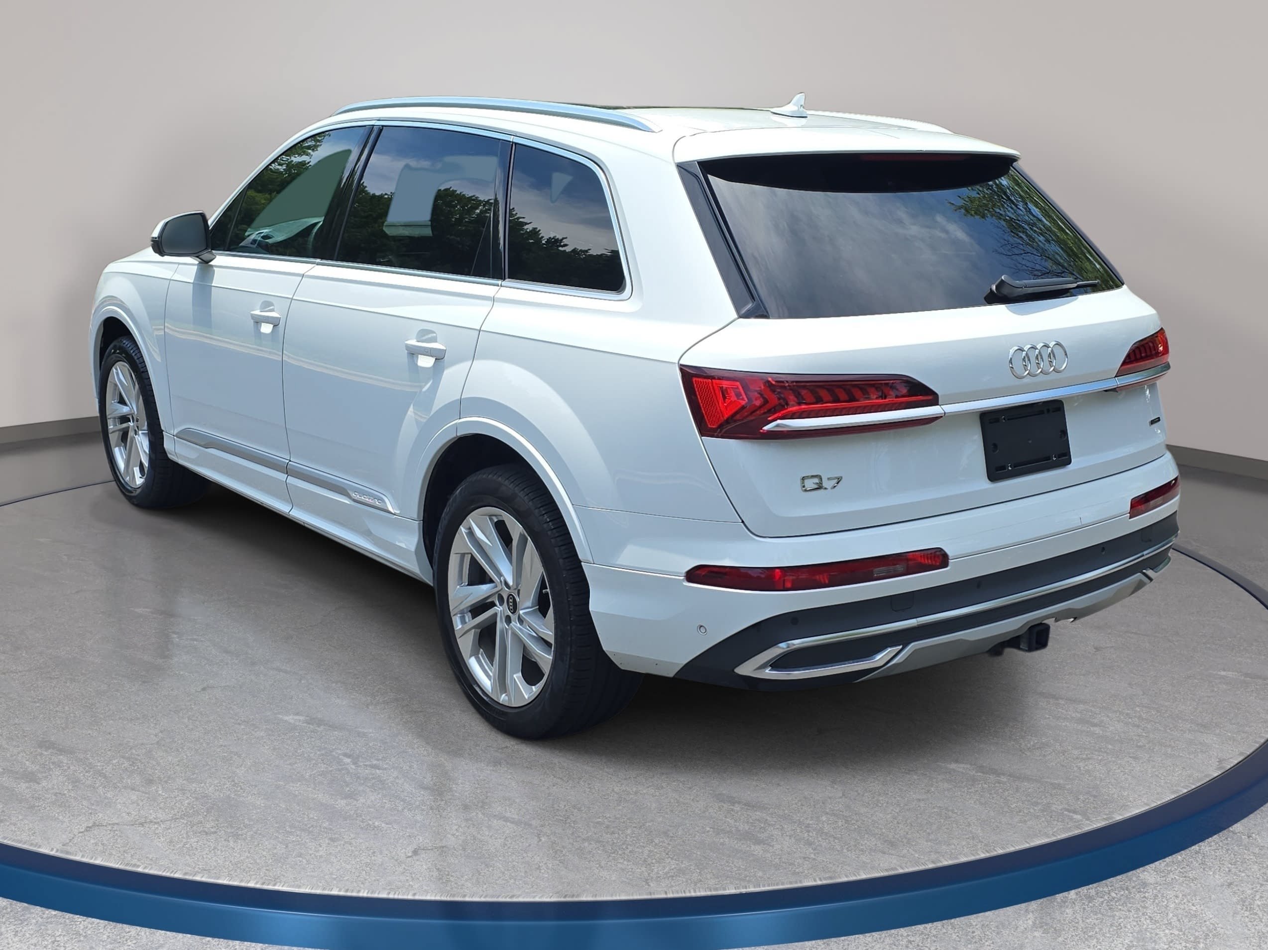 Used 2023 Audi Q7 3.0T Premium Plus w/ Premium Plus Package AWD/4WD image 7