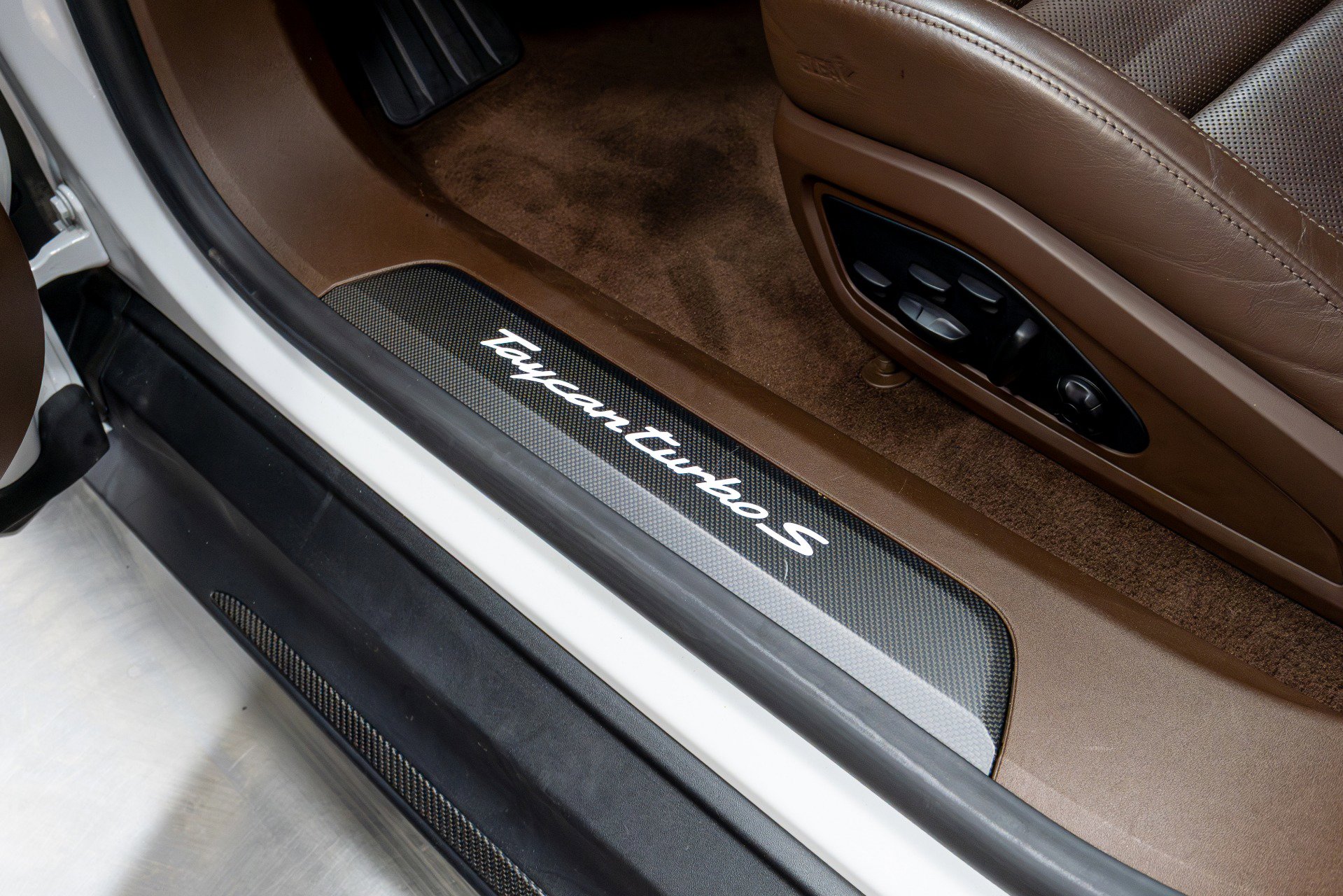 Used 2020 Porsche Taycan Turbo S AWD/4WD image 67