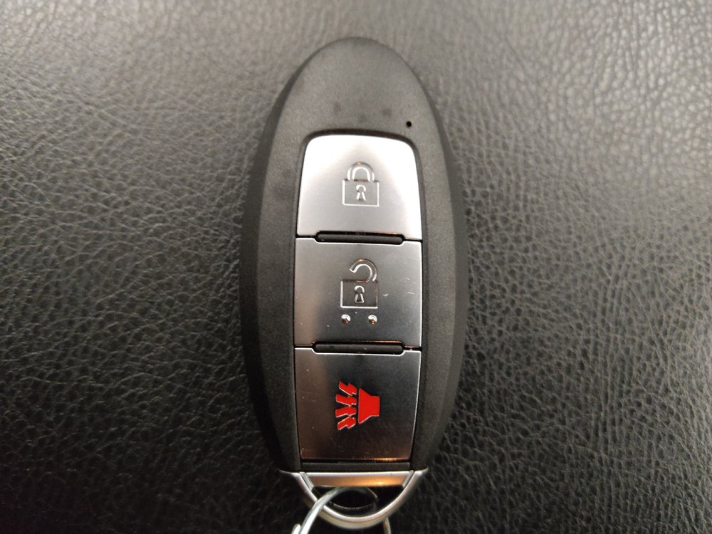 Used 2020 Nissan Pathfinder S FWD image 32