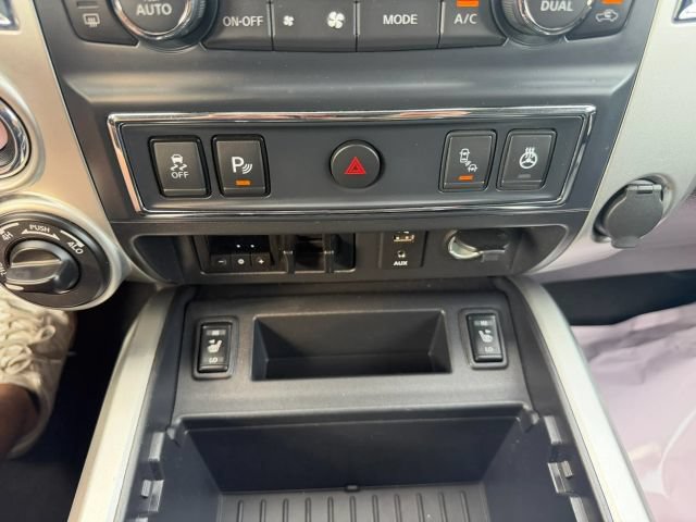 Used 2017 Nissan Titan PRO-4X w/ Pro-4x Convenience Package AWD/4WD image 24