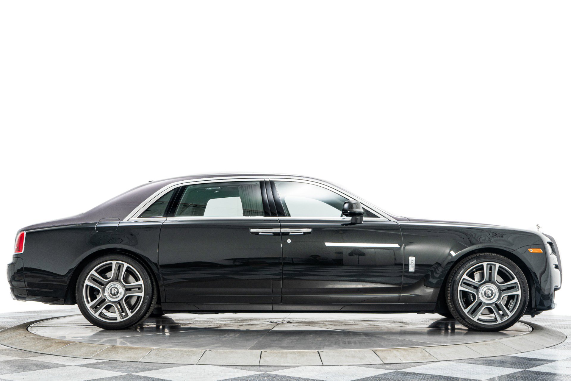 Used 2017 Rolls-Royce Ghost Extended Wheelbase image 54