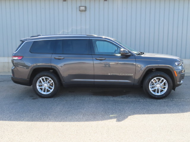 Used 2023 Jeep Grand Cherokee L Laredo w/ Luxury Tech Group I AWD/4WD image 2