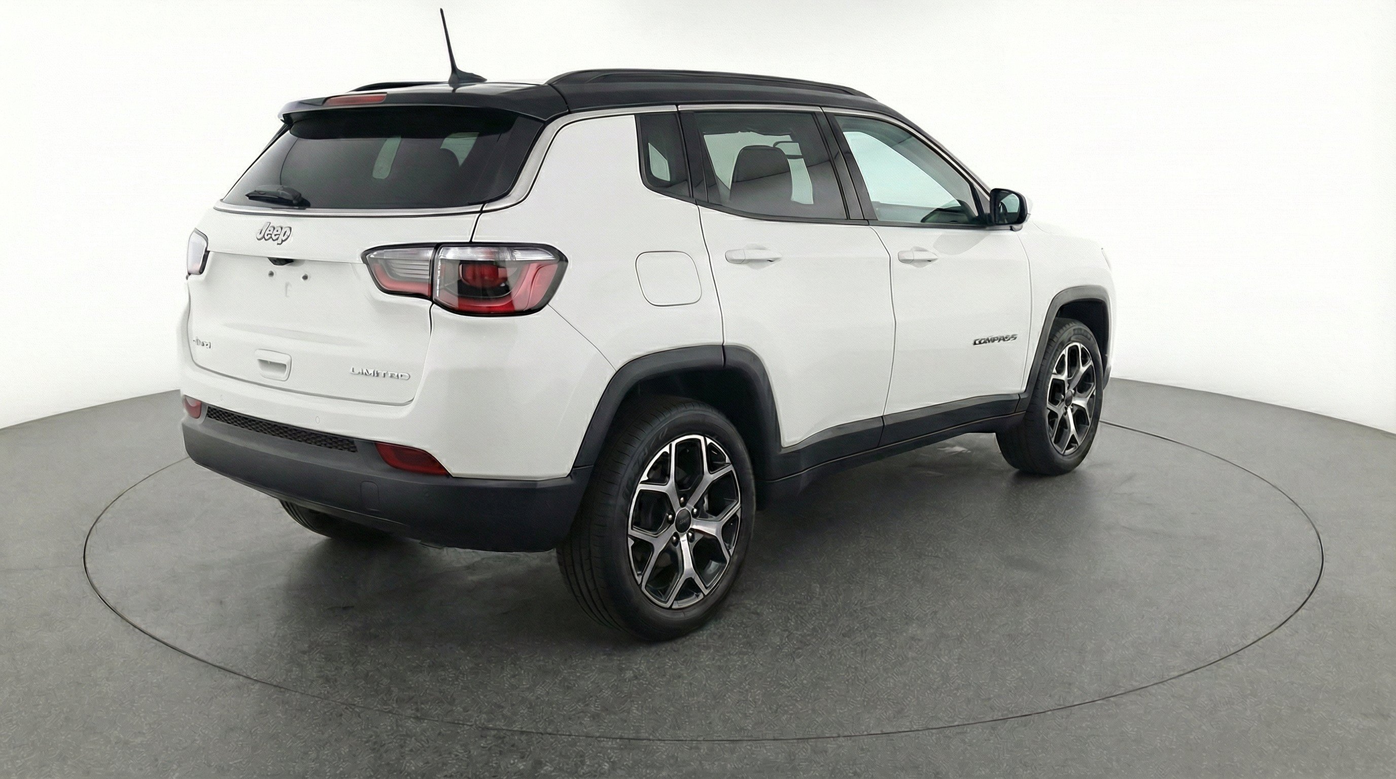 Used 2025 Jeep Compass Limited AWD/4WD image 9