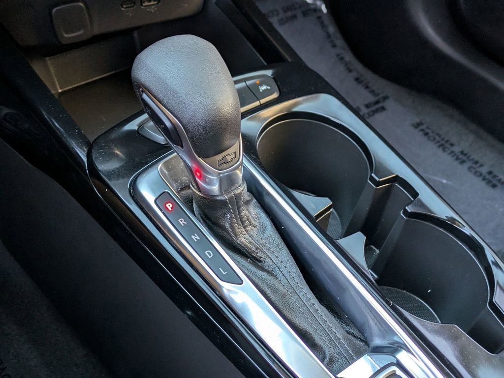 Used 2025 Chevrolet Trax LT w/ LT Convenience Package image 18