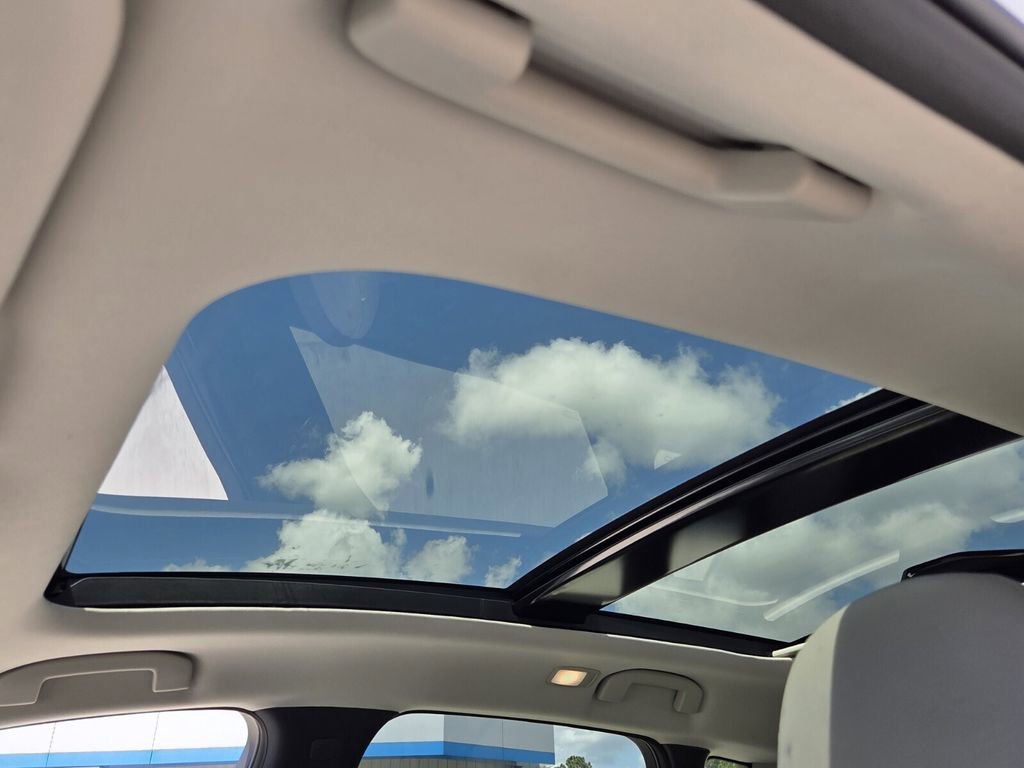 Used 2023 INFINITI QX50 Sensory image 12