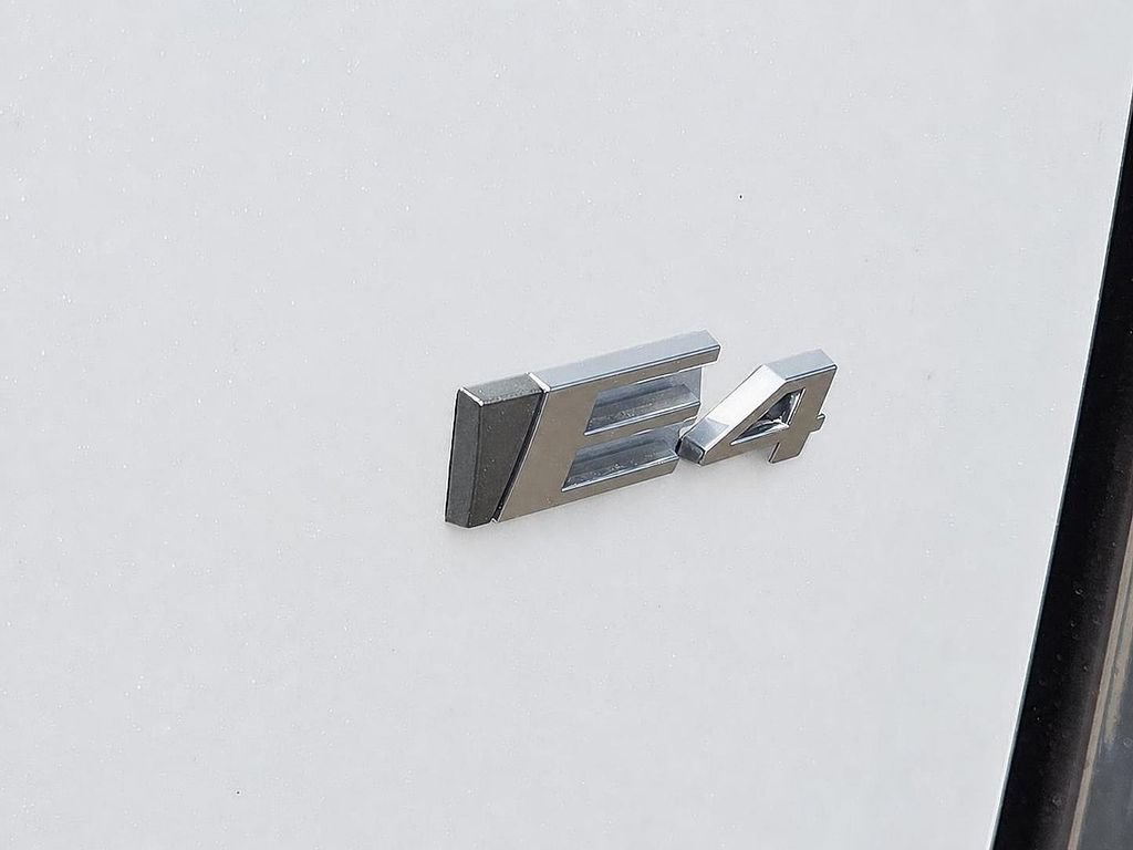 New 2027 Cadillac Vistiq Luxury AWD/4WD image 7