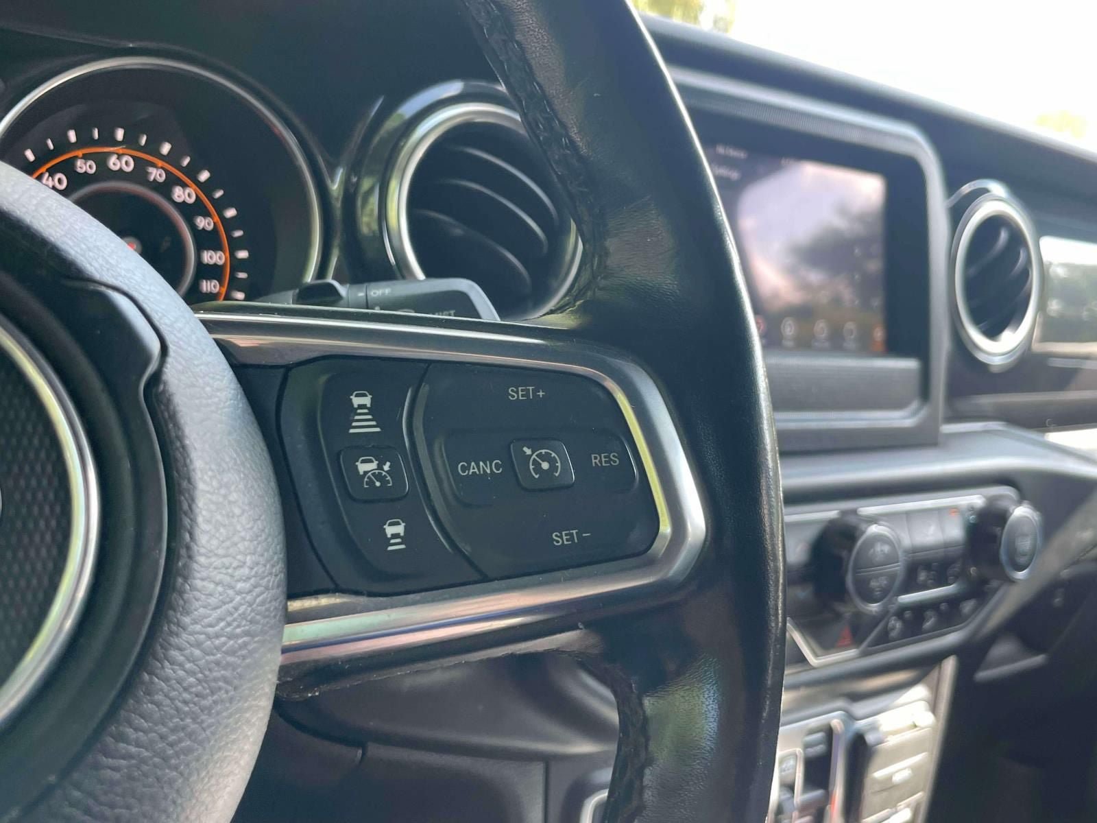 Used 2020 Jeep Wrangler Unlimited Sahara AWD/4WD image 21