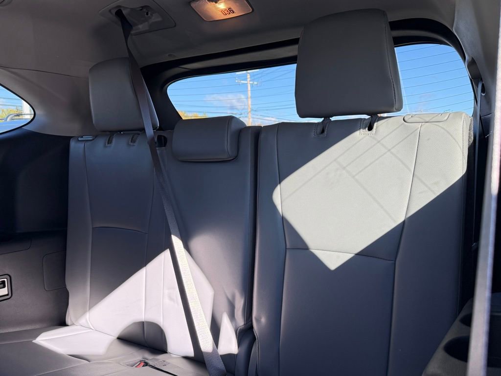 Certified 2025 Toyota Highlander XLE image 7
