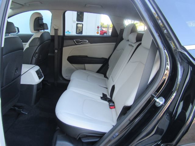 Used 2023 Kia Sportage EX image 19