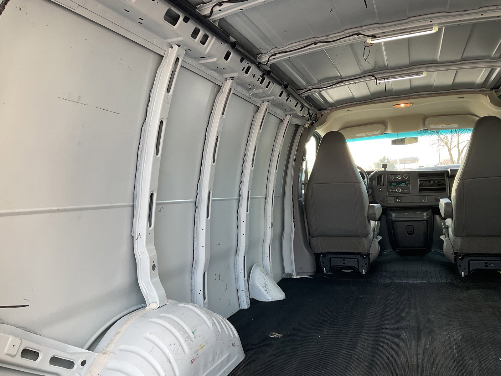 Used 2017 GMC Savana 2500 image 13