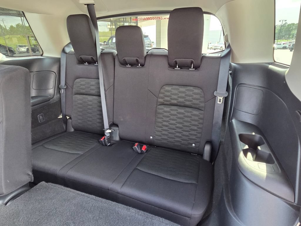 Used 2025 Nissan Pathfinder SV AWD/4WD image 11