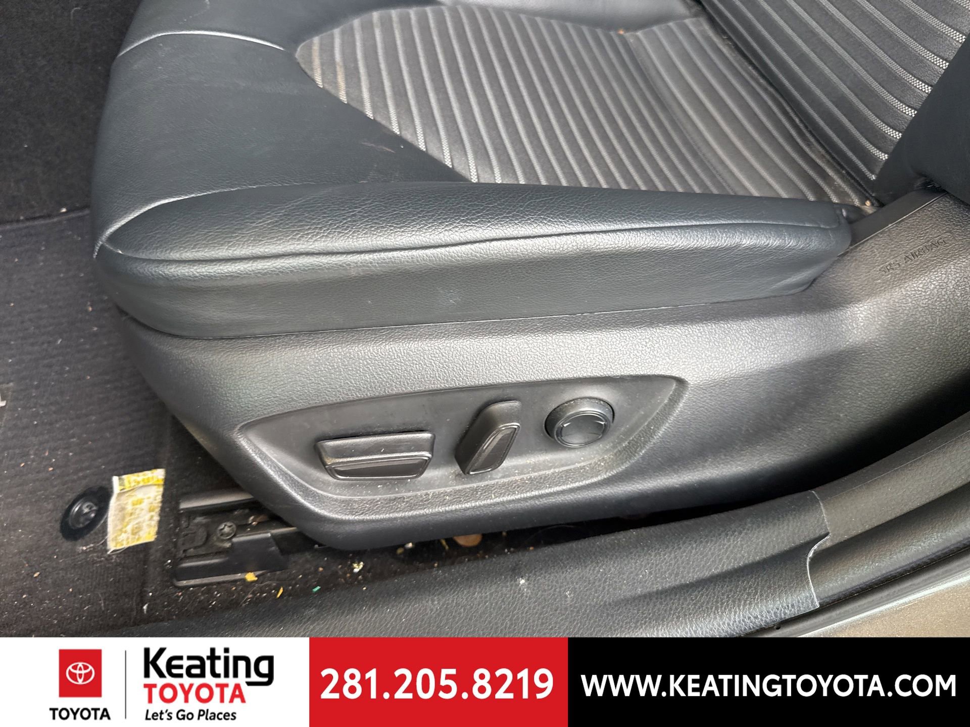 Used 2020 Toyota Camry SE w/ Convenience Package image 12