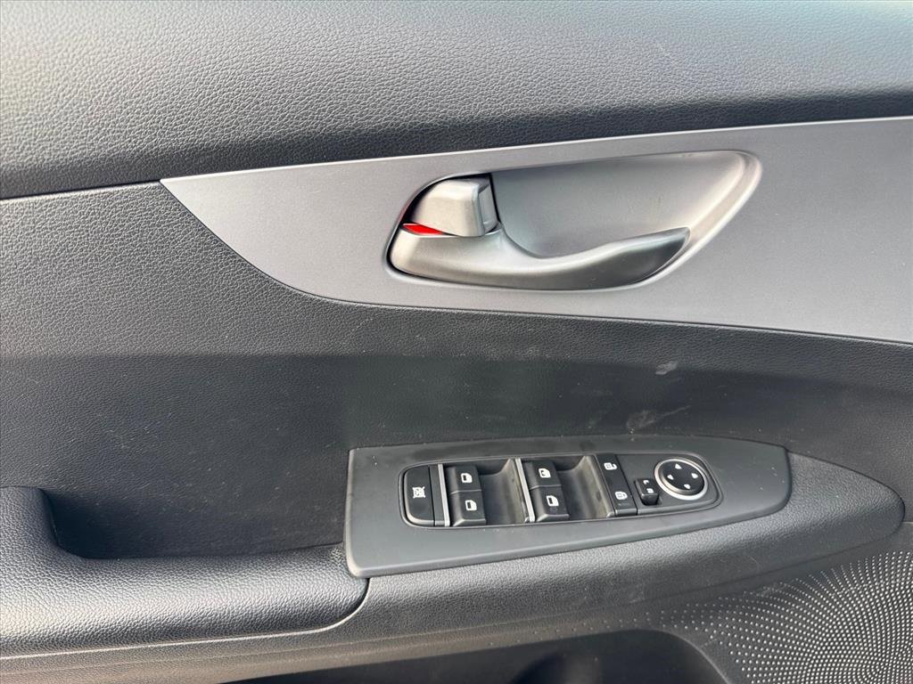 Used 2022 Kia Forte LXS image 19
