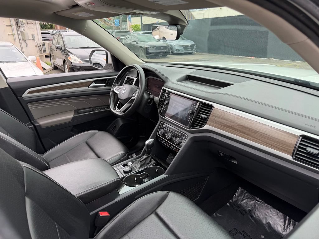 Used 2022 Volkswagen Atlas SEL AWD/4WD image 11