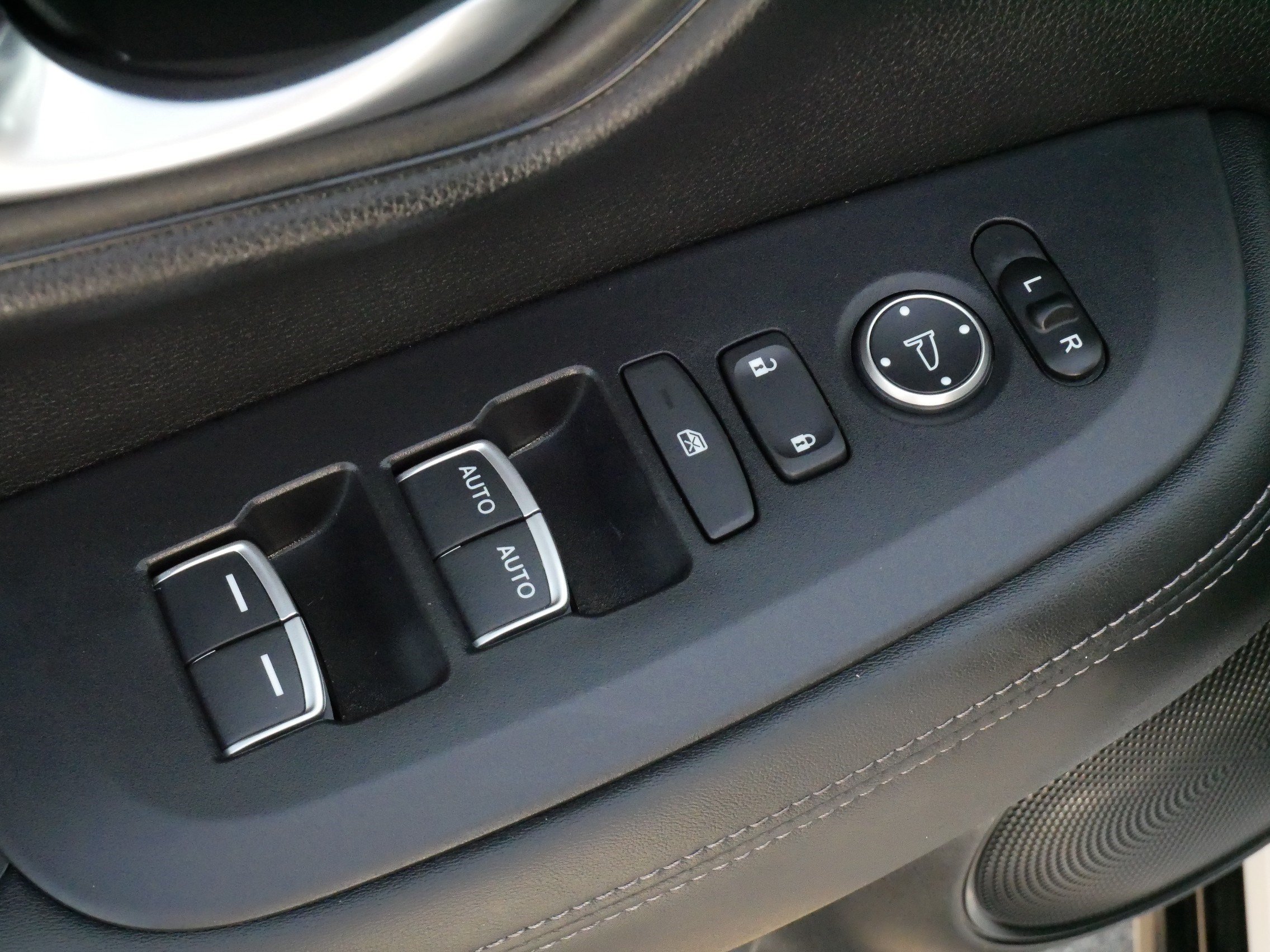 Certified 2024 Honda HR-V EX-L image 19