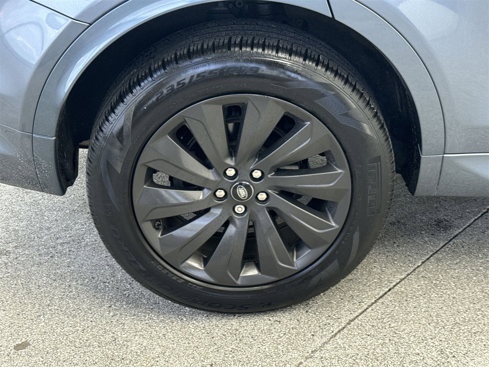 Used 2020 Land Rover Discovery Sport SE R-Dynamic image 38