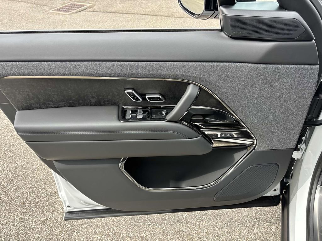 New 2025 Land Rover Range Rover Sport Dynamic SE image 9