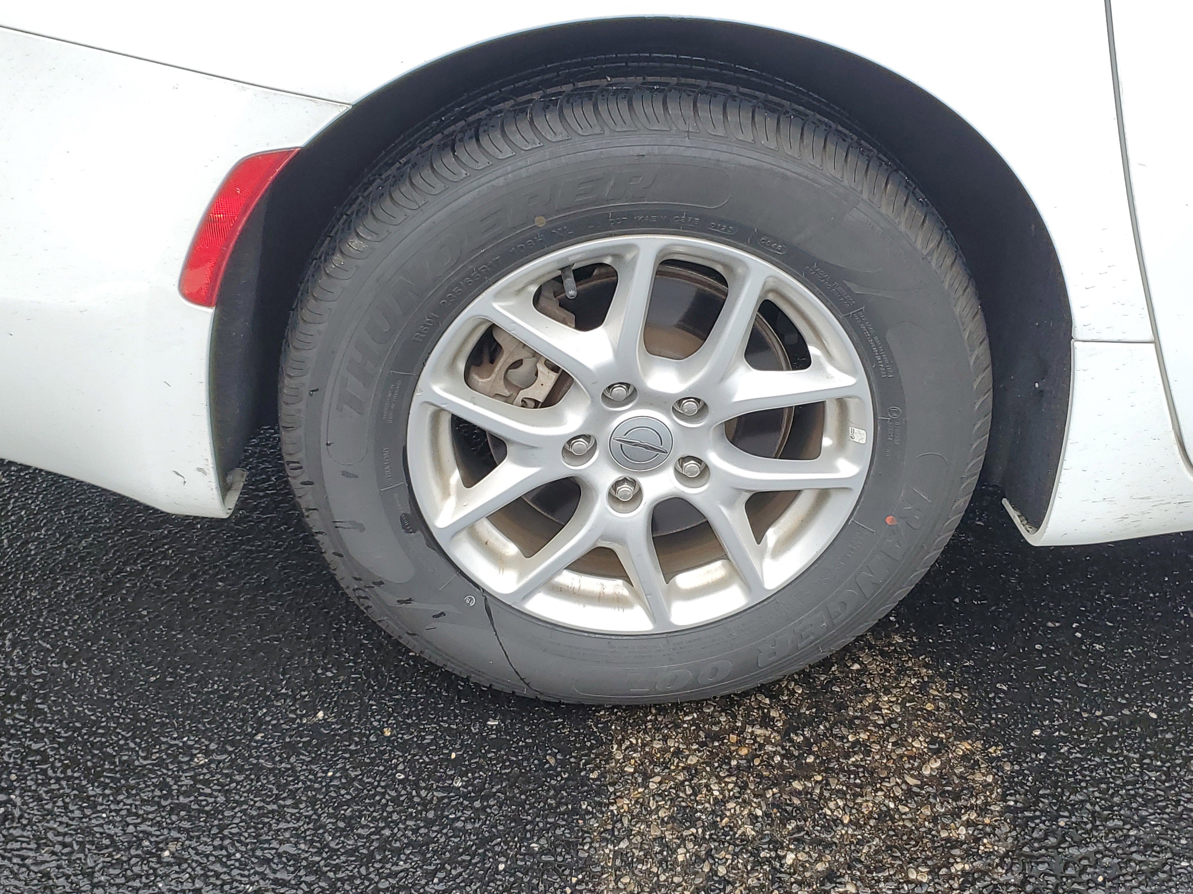 Used 2023 Chrysler Voyager LX image 6