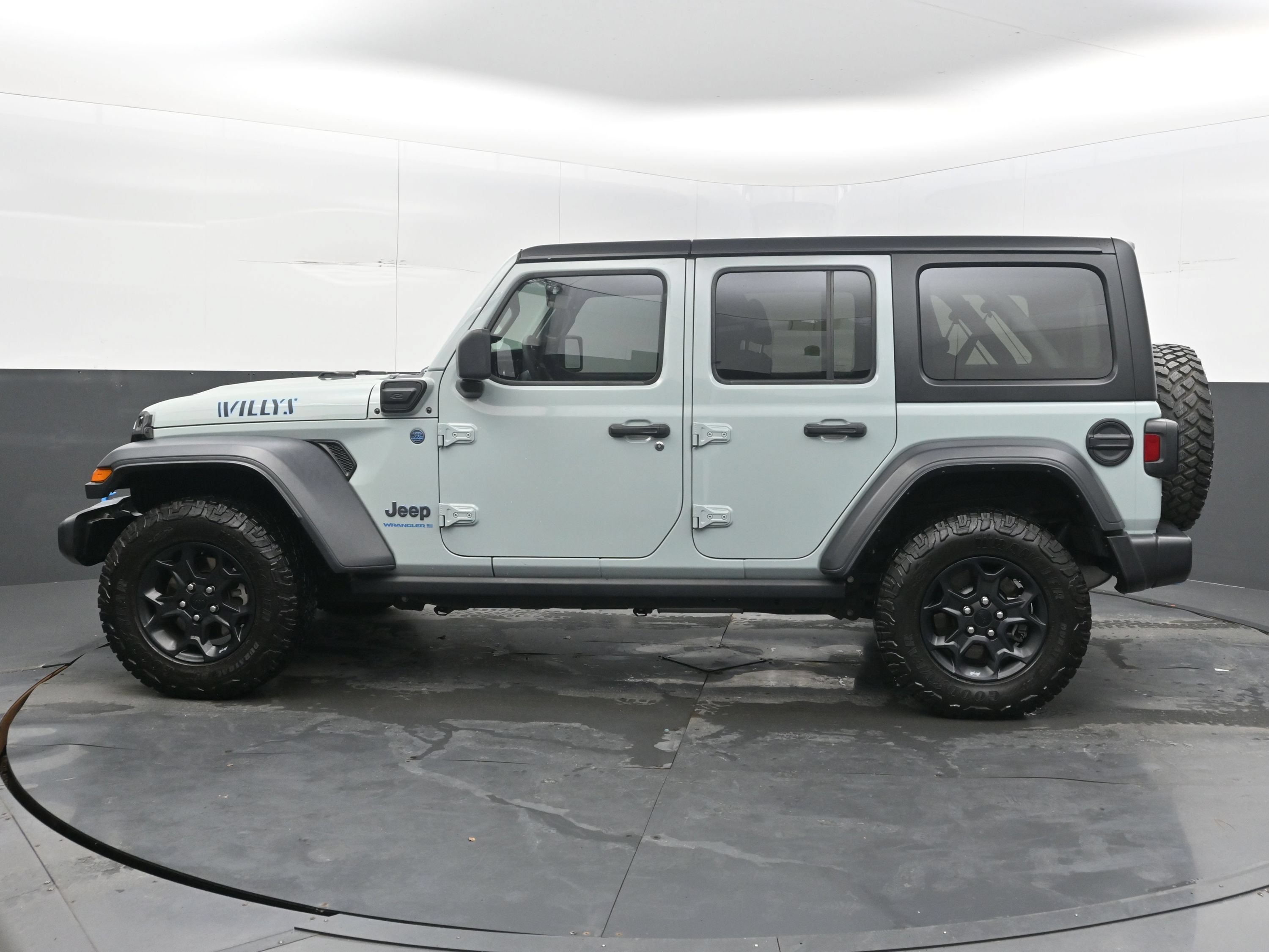 Used 2023 Jeep Wrangler Unlimited w/ 8.4" Radio Group AWD/4WD image 7