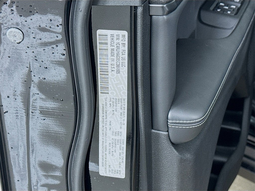 New 2025 Jeep Grand Cherokee Altitude image 34