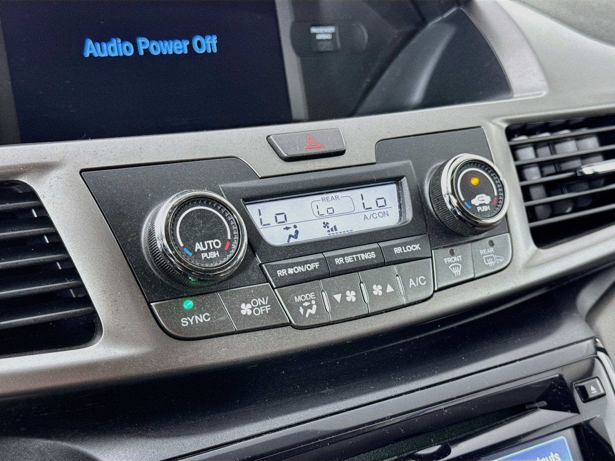 Used 2016 Honda Odyssey SE image 15