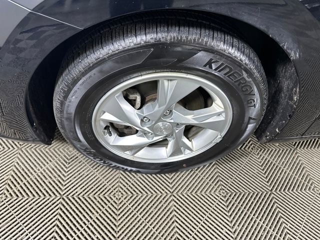 Used 2023 Hyundai Elantra SE image 10