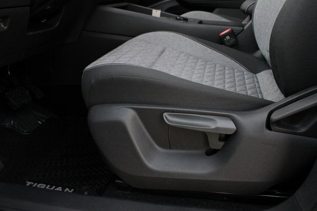 New 2026 Volkswagen Tiguan S AWD/4WD image 9