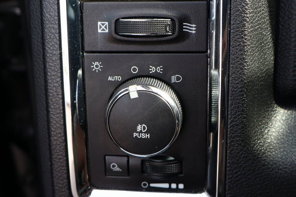 Used 2013 RAM 1500 Laramie w/ Convenience Group AWD/4WD image 19