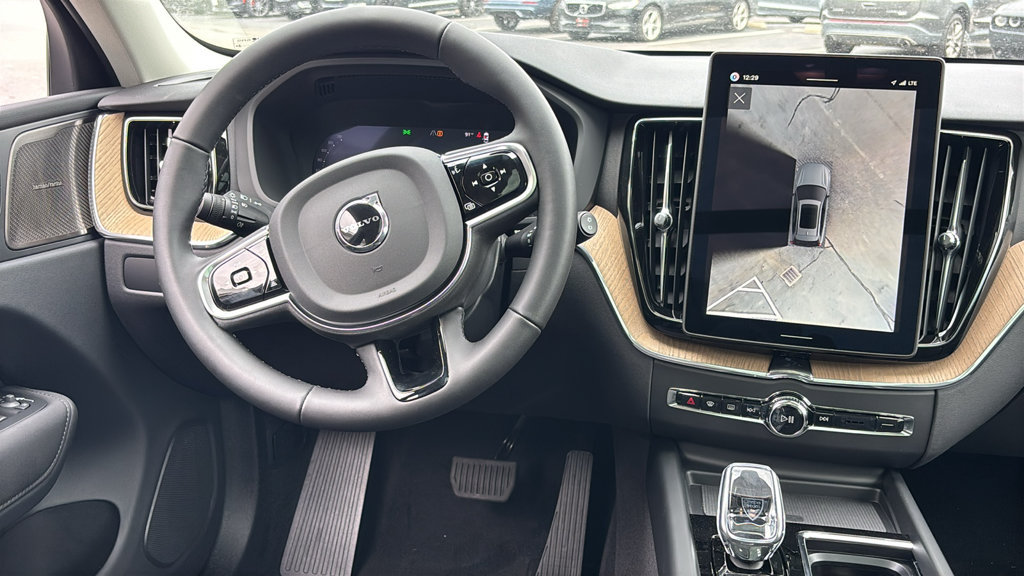 New 2027 Volvo XC60 B5 Plus AWD/4WD image 6