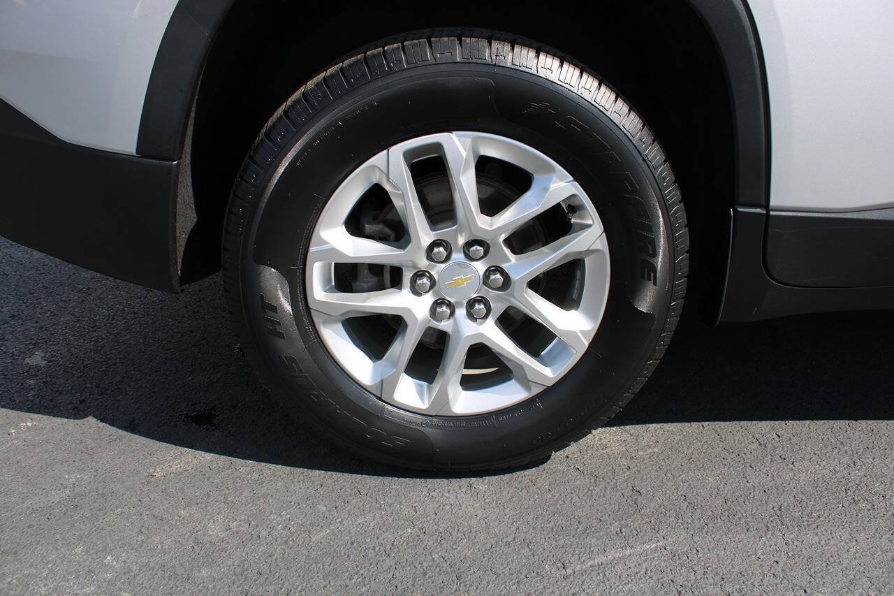 Used 2021 Chevrolet Traverse LT AWD/4WD image 14