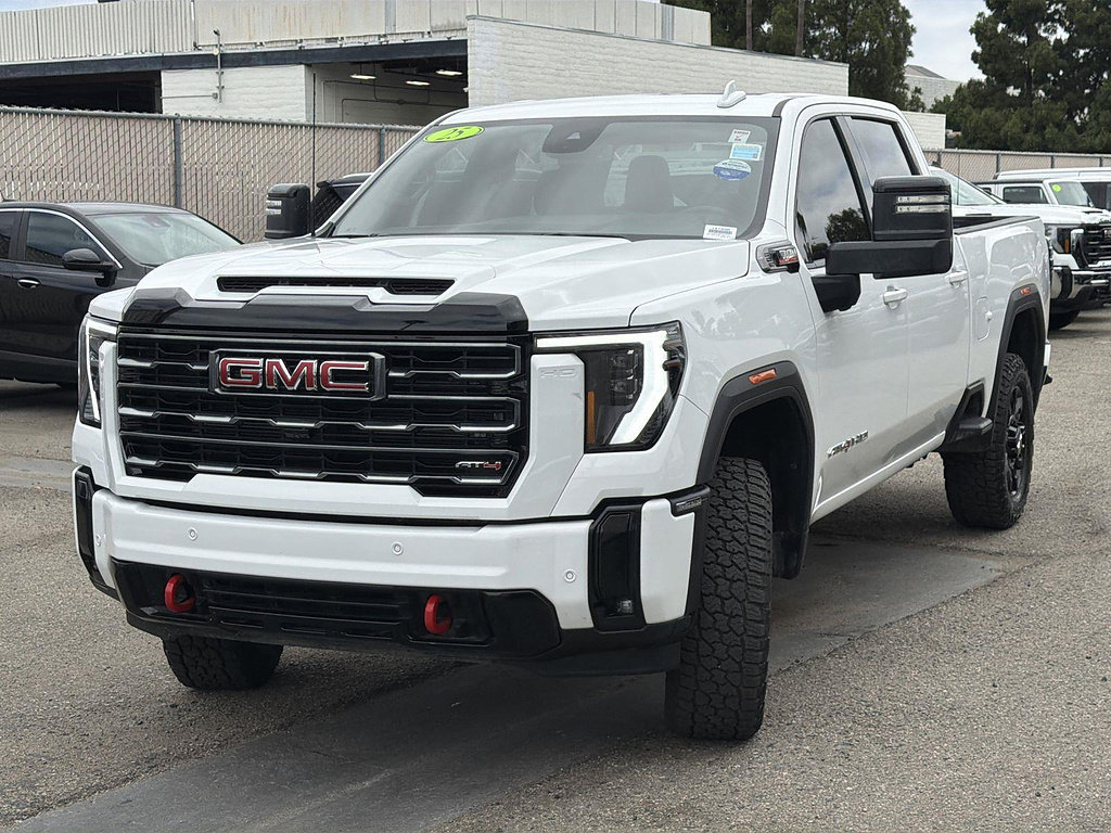 Used 2025 GMC Sierra 2500 AT4 AWD/4WD image 3