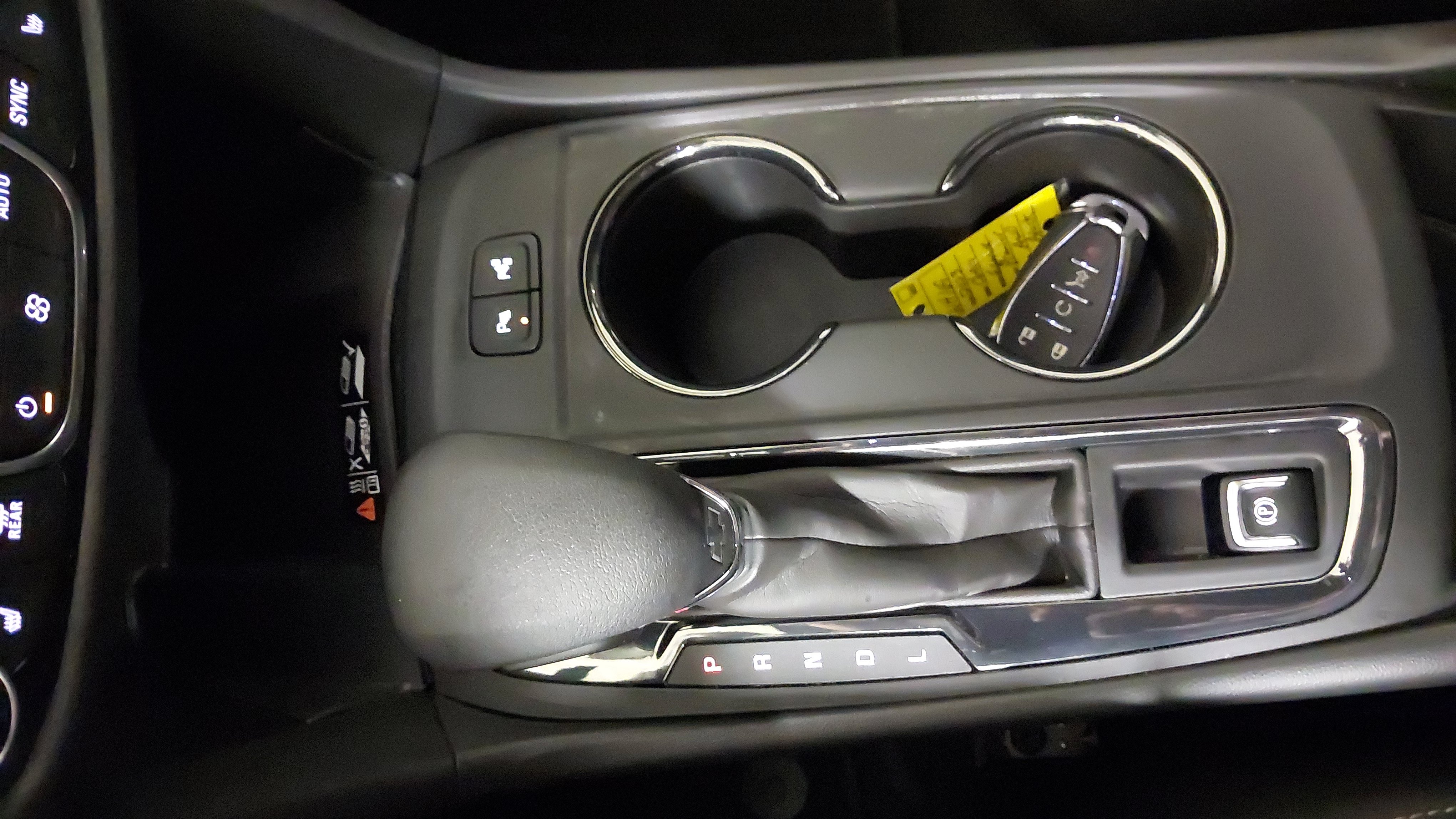 Used 2023 Chevrolet Equinox Premier AWD/4WD image 21
