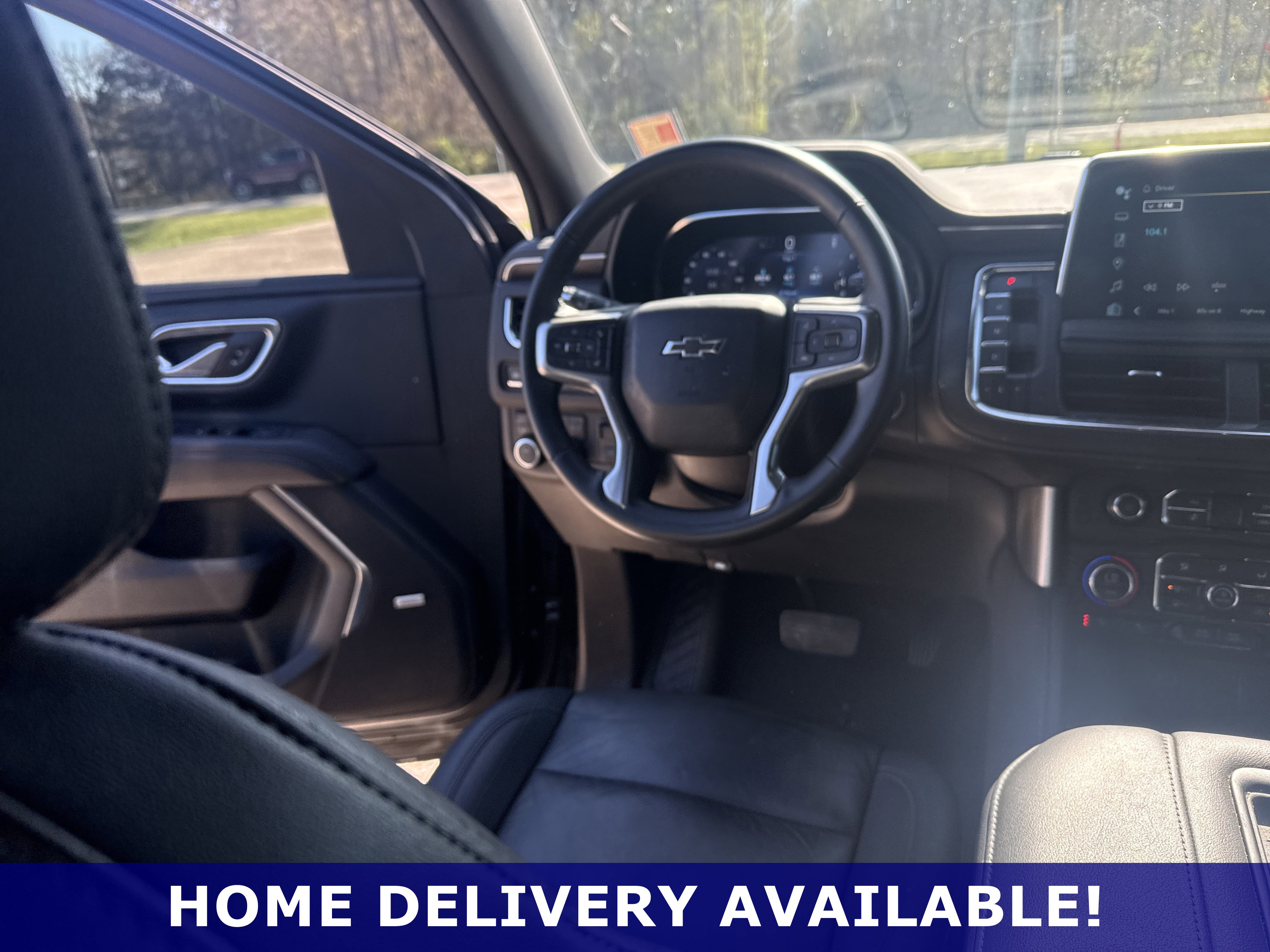 Used 2024 Chevrolet Tahoe Z71 w/ Luxury Package AWD/4WD image 7