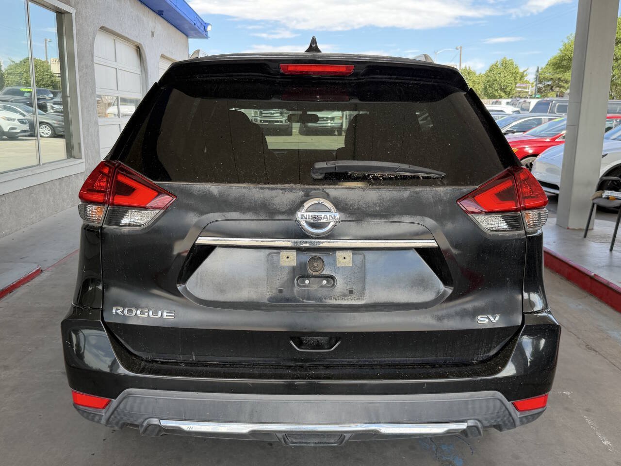 Used 2018 Nissan Rogue SV FWD image 7