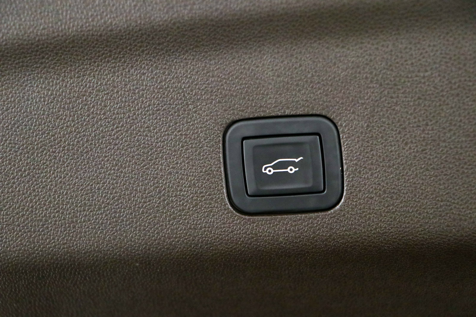 Used 2024 Chevrolet Tahoe LT w/ LT Signature Package RWD image 35