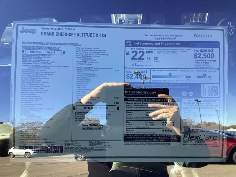 New 2025 Jeep Grand Cherokee 4WD image 16
