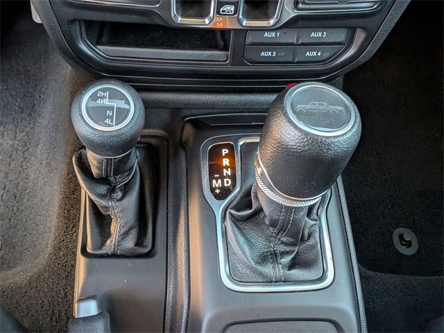 Used 2023 Jeep Gladiator Willys image 25