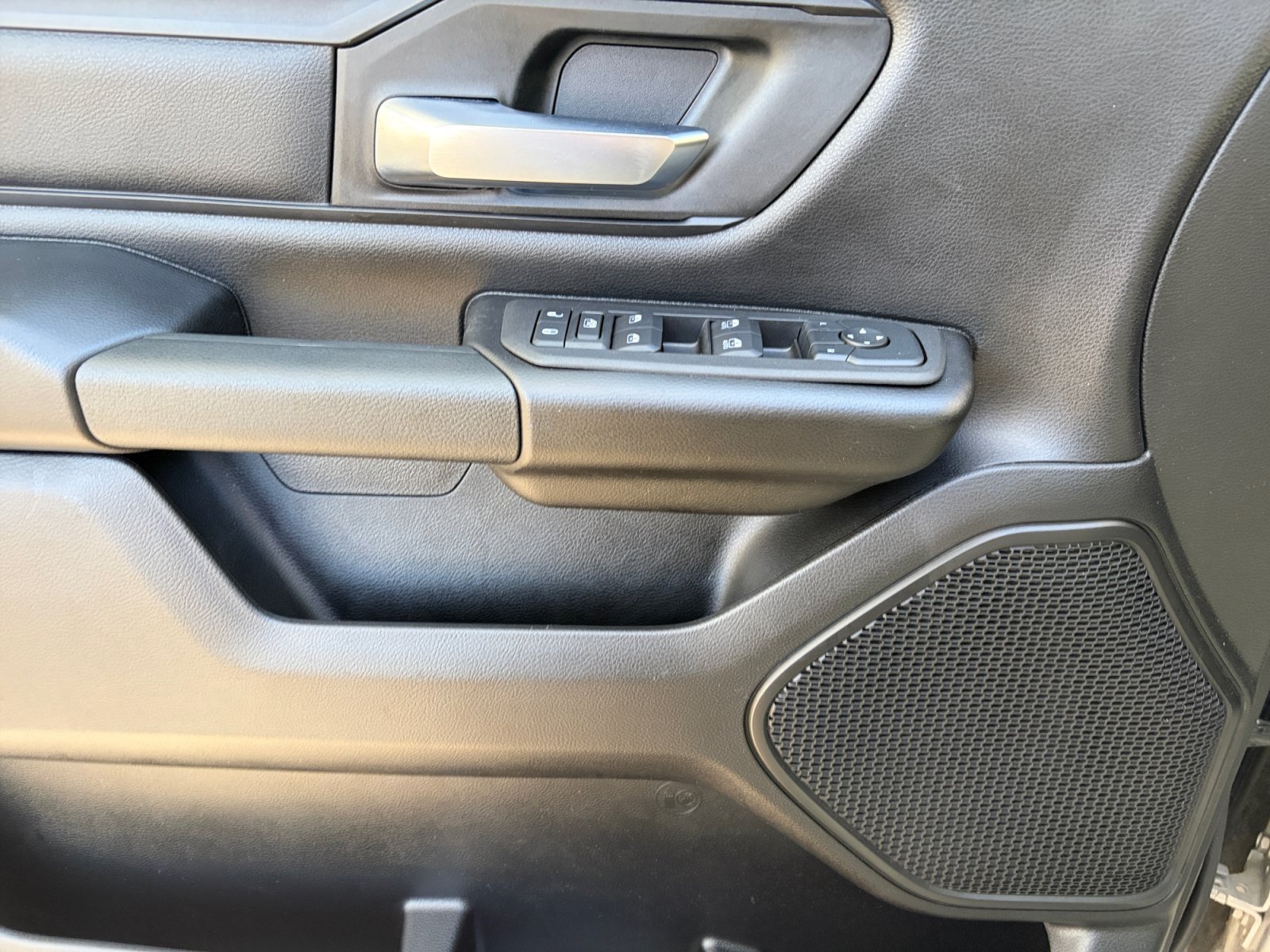 Used 2025 RAM 1500 Warlock AWD/4WD image 16