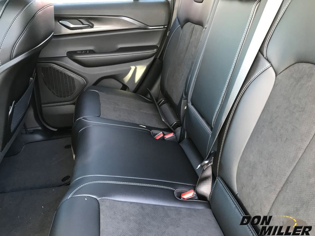 New 2025 Jeep Grand Cherokee Laredo image 26