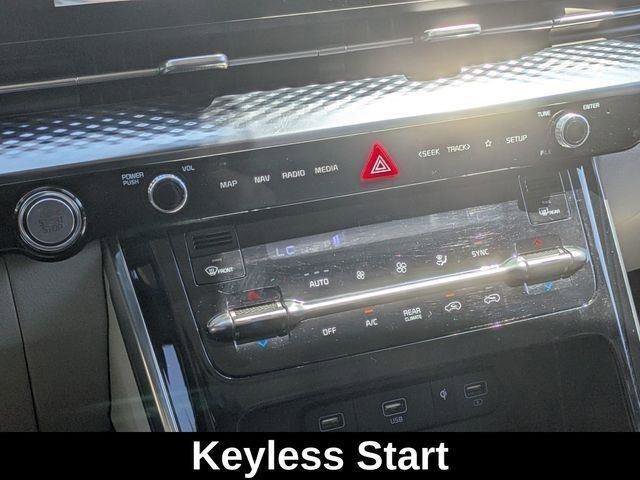 Used 2022 Kia Carnival SX Prestige image 16