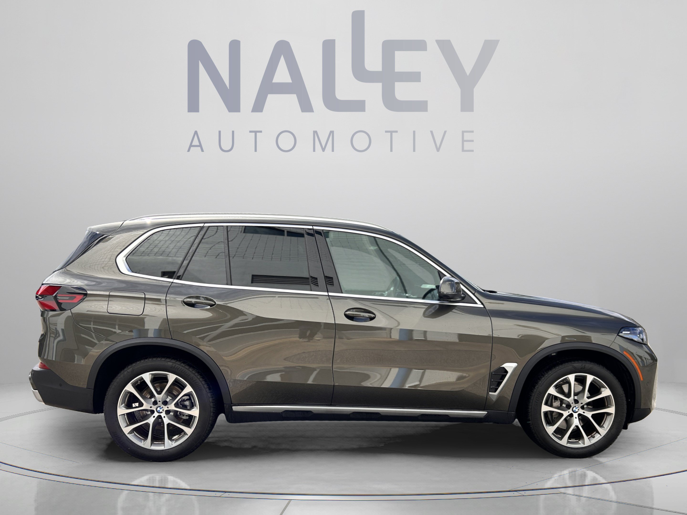 Certified 2026 BMW X5 xDrive40i AWD/4WD image 4