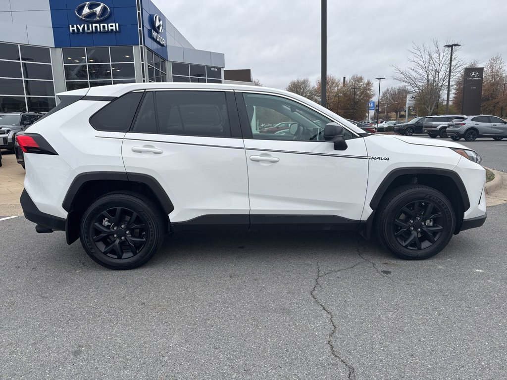 Used 2024 Toyota RAV4 LE image 8