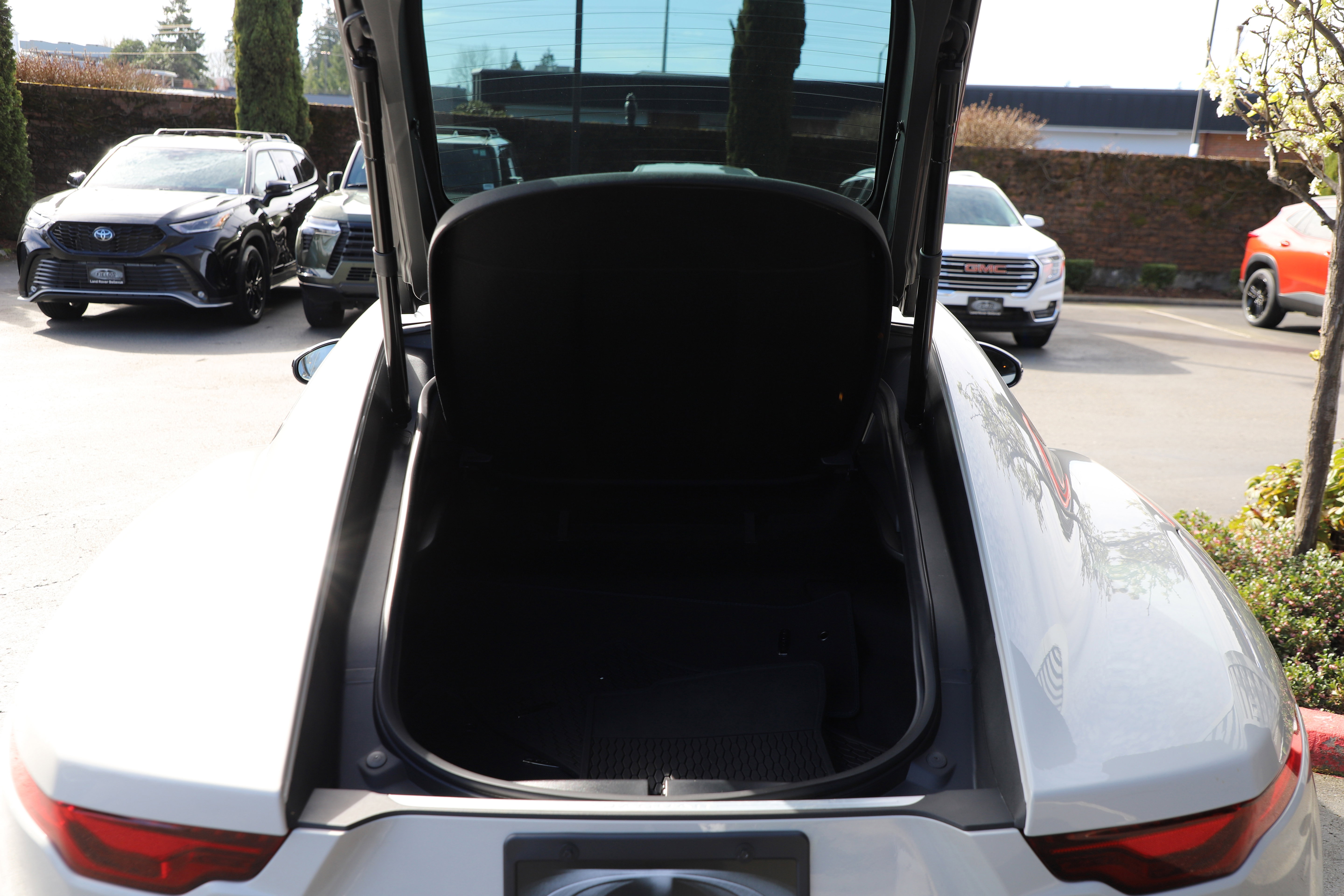 Used 2024 Jaguar F-TYPE R image 14