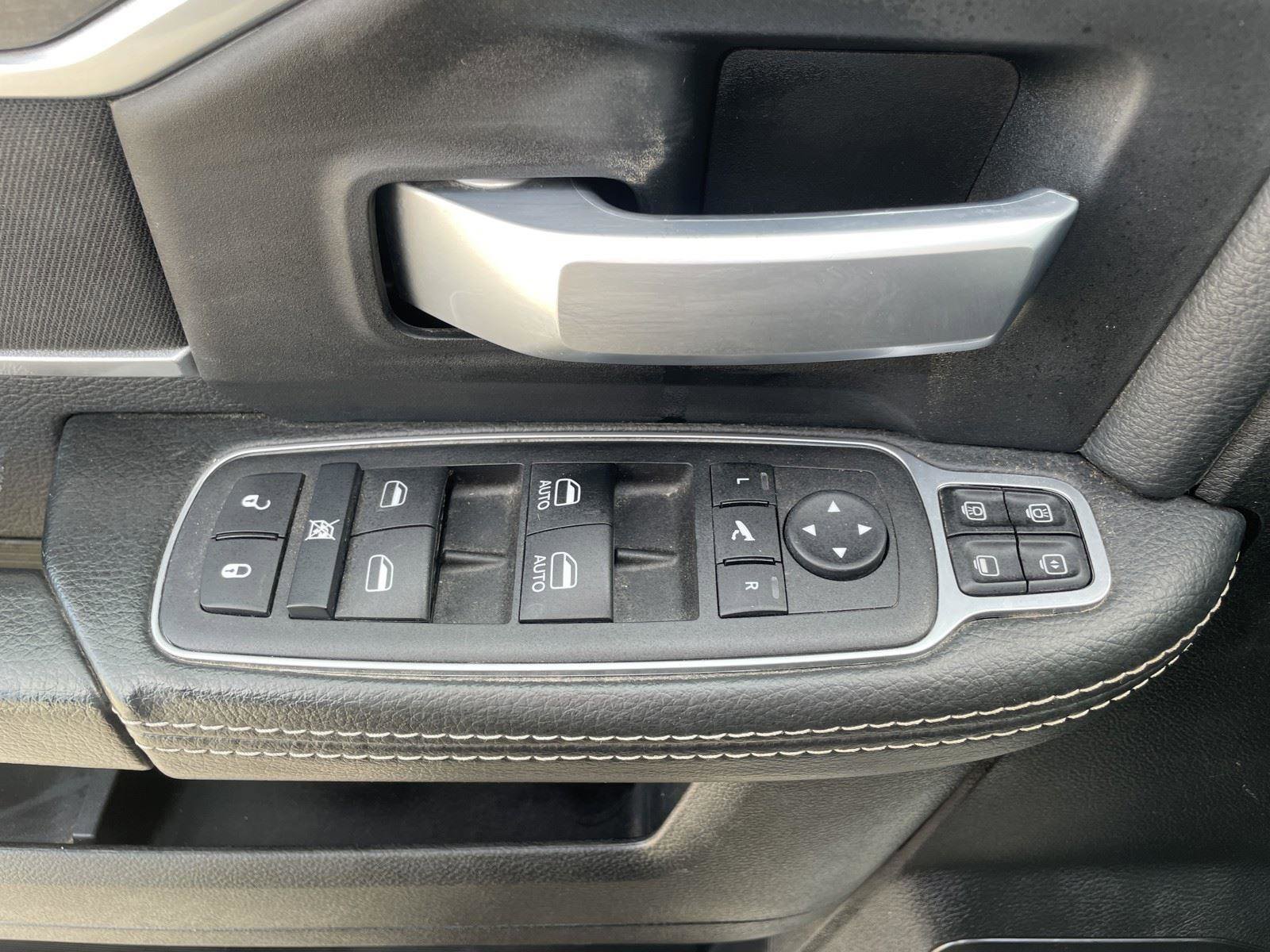 Used 2024 RAM 3500 Big Horn image 11