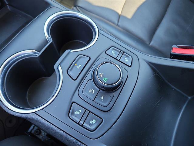 Used 2023 GMC Terrain SLT w/ Tech Package image 19