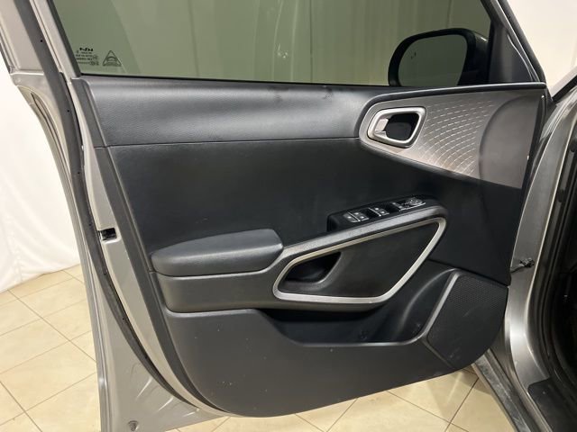 Used 2025 Kia Soul S image 9