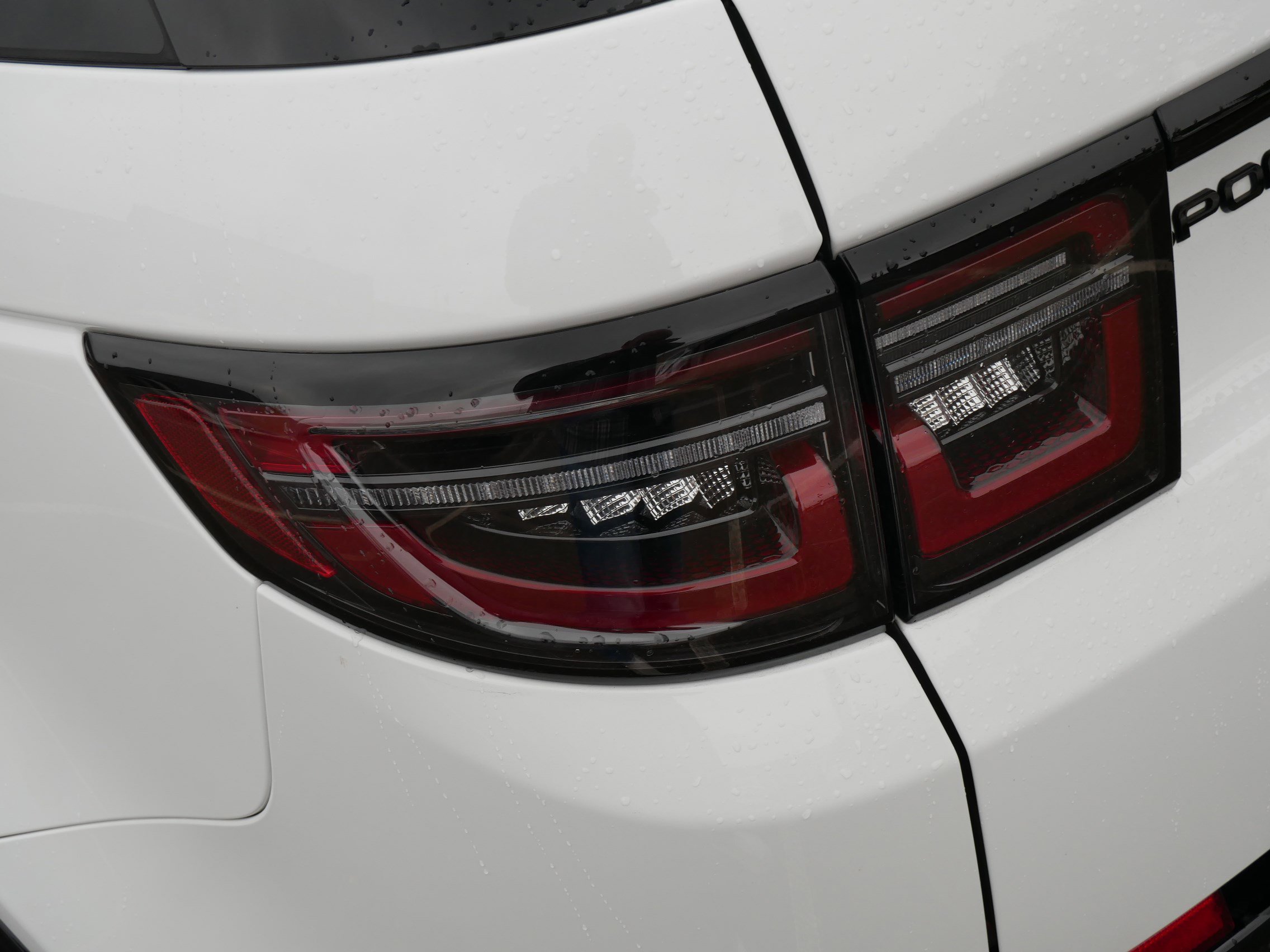 Used 2024 Land Rover Discovery Sport Dynamic SE image 17